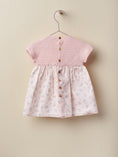Load image into Gallery viewer, Wedoble Strikket Babykjole - Soft Pink