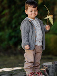 Load image into Gallery viewer, Wedoble Ull Cardigan med hette - Medium Grey