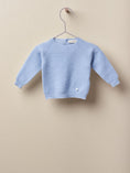 Load image into Gallery viewer, Wedoble Ull genser med knapper bak - Soft Blue
