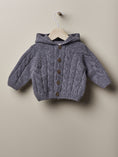 Load image into Gallery viewer, Wedoble Ull Cardigan med hette - Medium Grey
