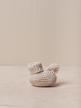 Load image into Gallery viewer, Wedoble Ull/Kashmir Booties - Beige
