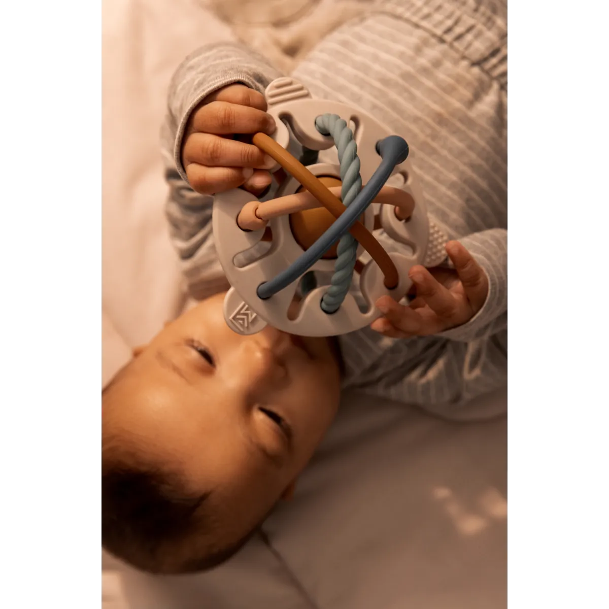 Hakim Silicone Mix Rattle - Sandy Multi Mix